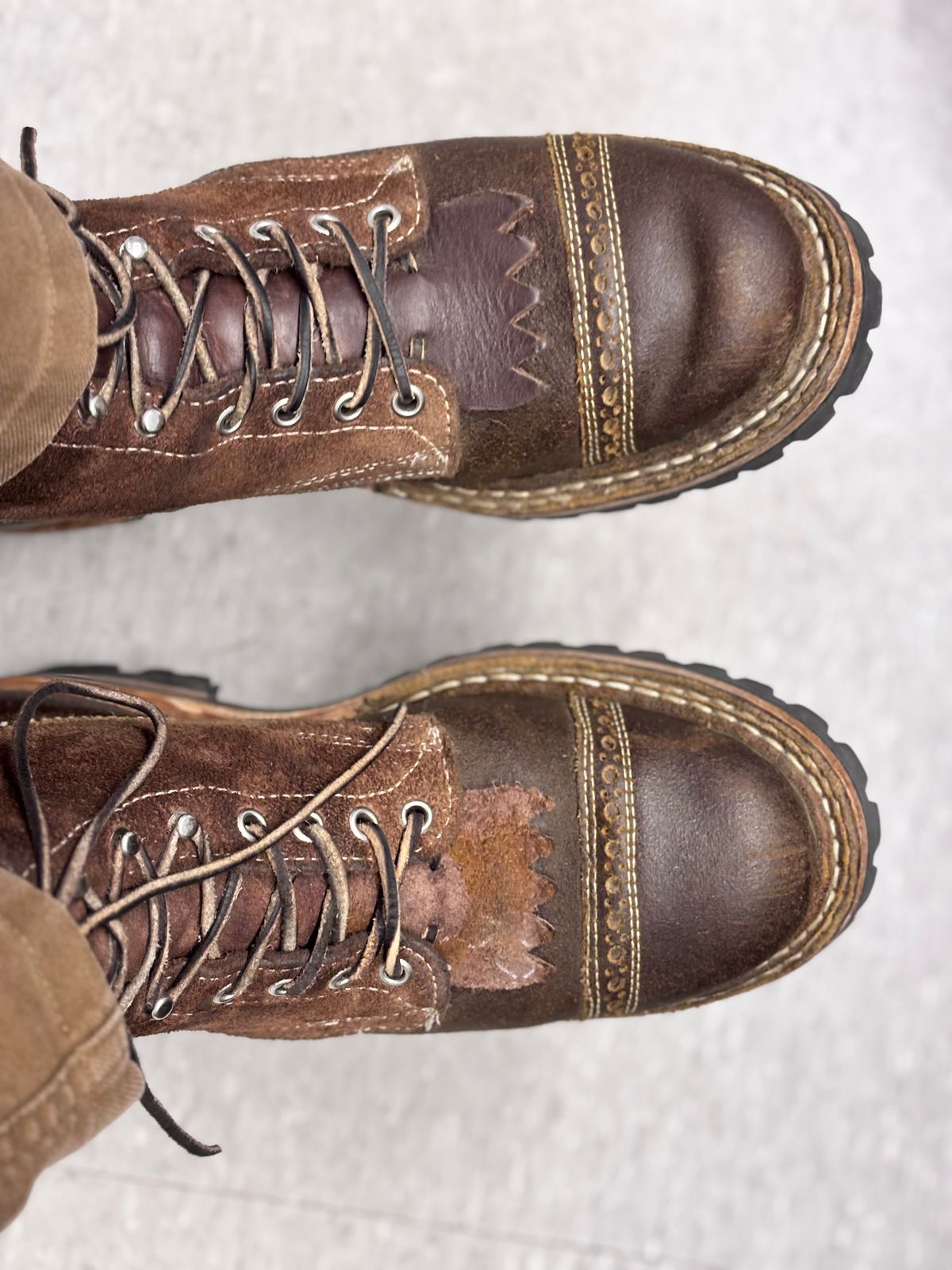 Photo by GodsRedeemed on January 13, 2025 of the Baker’s Custom White’s Bounty Hunters Bounty Hunters in Horween Cinnamon Waxed Flesh & Seidel Brown Oil Tan Roughout & Horween Olive Waxed Flesh.