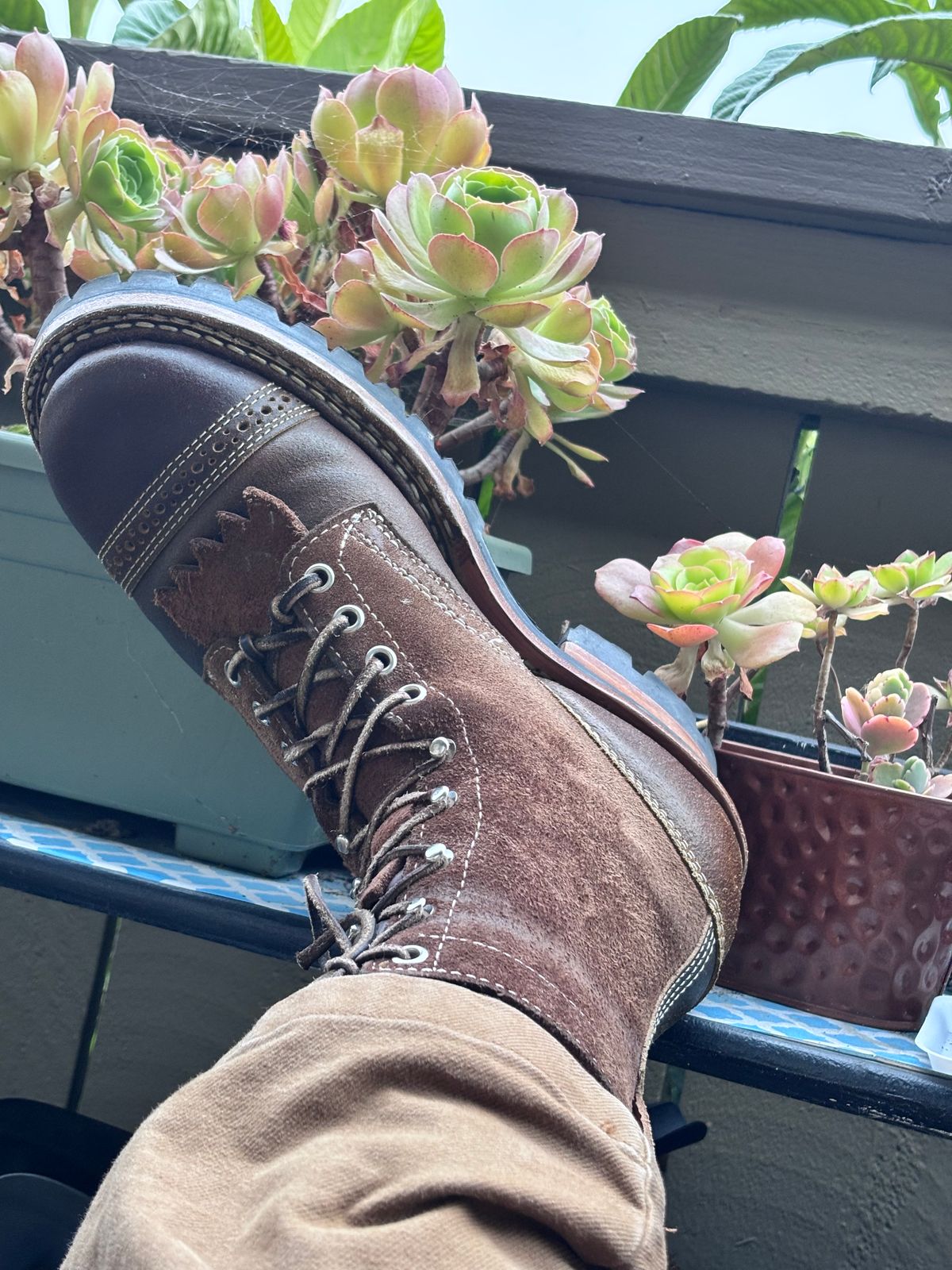 Photo by GodsRedeemed on May 29, 2025 of the Baker’s Custom White’s Bounty Hunters Bounty Hunters in Horween Cinnamon Waxed Flesh & Seidel Brown Oil Tan Roughout & Horween Olive Waxed Flesh.