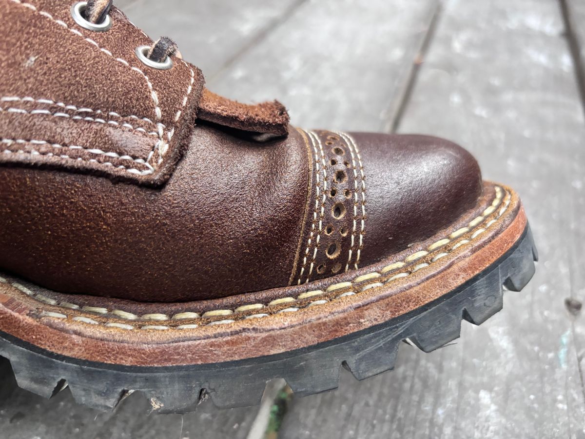 Photo by GodsRedeemed on May 29, 2025 of the Baker’s Custom White’s Bounty Hunters Bounty Hunters in Horween Cinnamon Waxed Flesh & Seidel Brown Oil Tan Roughout & Horween Olive Waxed Flesh.