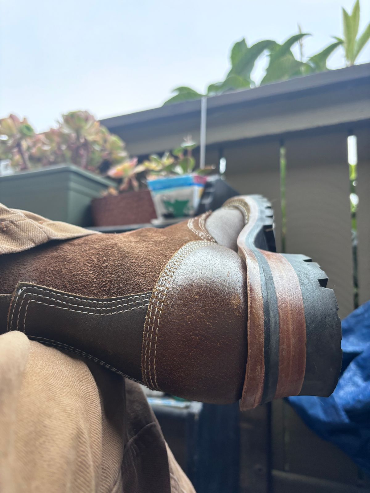 Photo by GodsRedeemed on May 29, 2025 of the Baker’s Custom White’s Bounty Hunters Bounty Hunters in Horween Cinnamon Waxed Flesh & Seidel Brown Oil Tan Roughout & Horween Olive Waxed Flesh.