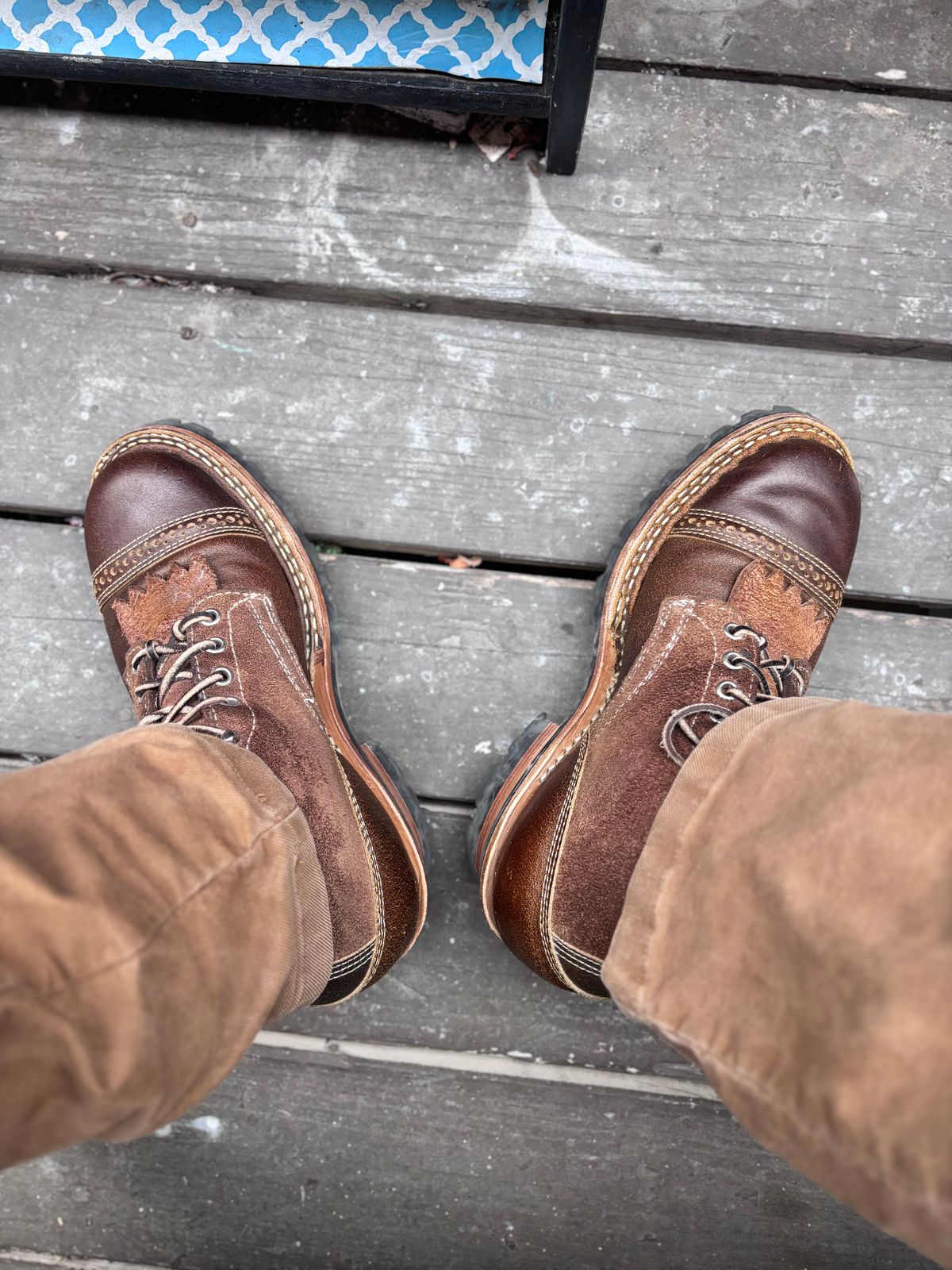 Photo by GodsRedeemed on May 29, 2025 of the Baker’s Custom White’s Bounty Hunters Bounty Hunters in Horween Cinnamon Waxed Flesh & Seidel Brown Oil Tan Roughout & Horween Olive Waxed Flesh.