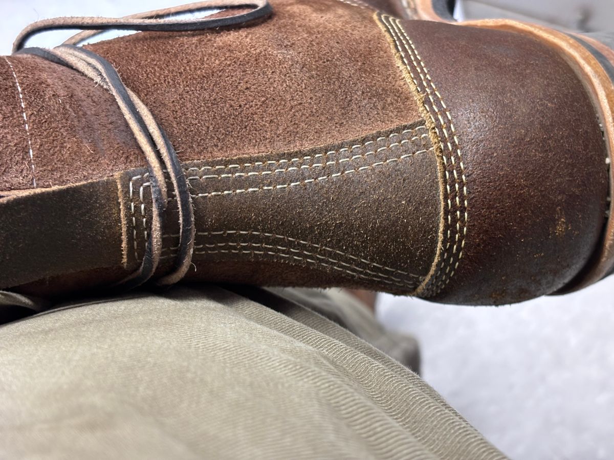 Photo by GodsRedeemed on December 2, 2024 of the Baker’s Custom White’s Bounty Hunters Bounty Hunters in Horween Cinnamon Waxed Flesh & Seidel Brown Oil Tan Roughout & Horween Olive Waxed Flesh.