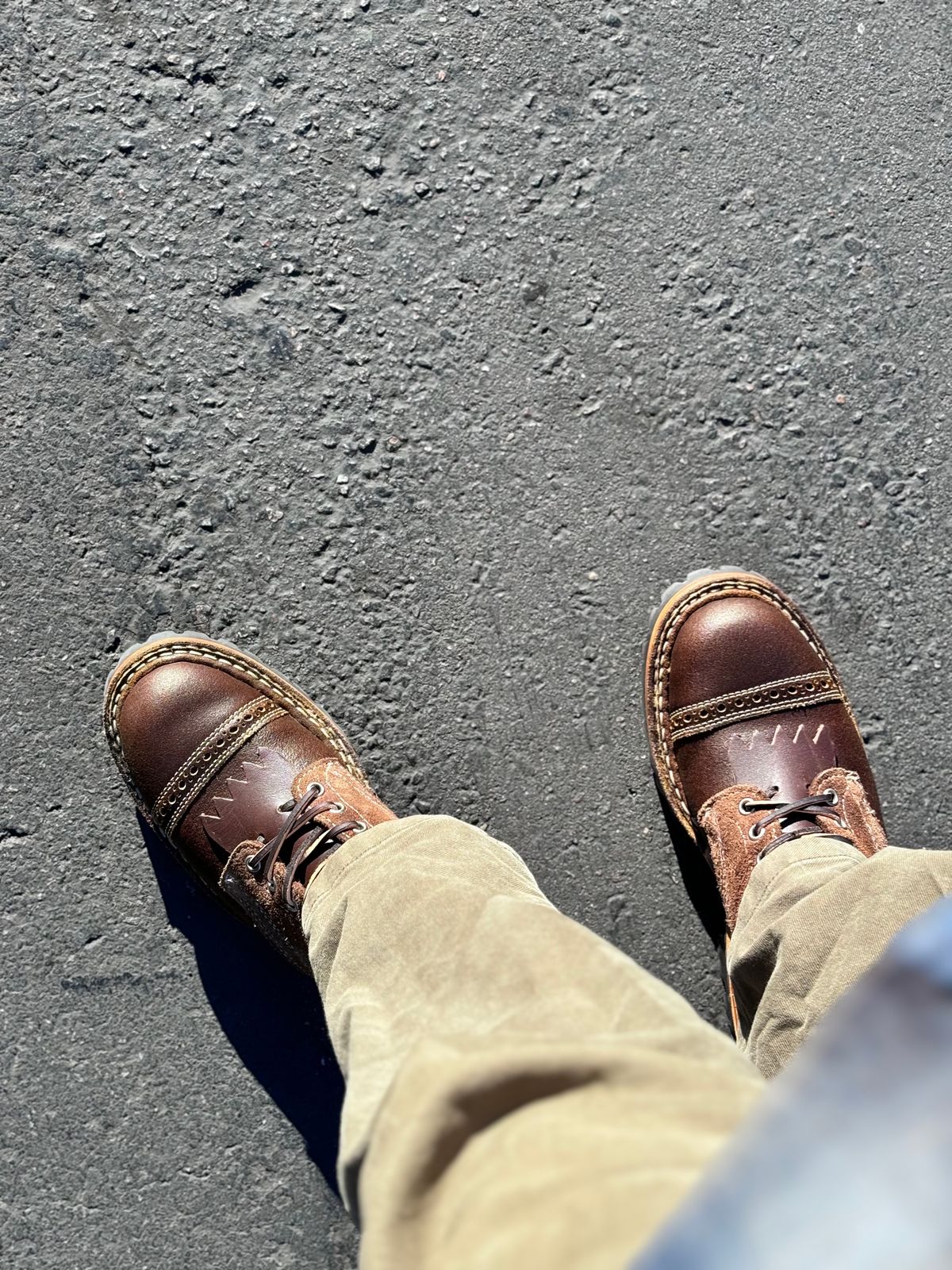 Photo by GodsRedeemed on November 20, 2024 of the Baker’s Custom White’s Bounty Hunters Bounty Hunters in Horween Cinnamon Waxed Flesh & Seidel Brown Oil Tan Roughout & Horween Olive Waxed Flesh.