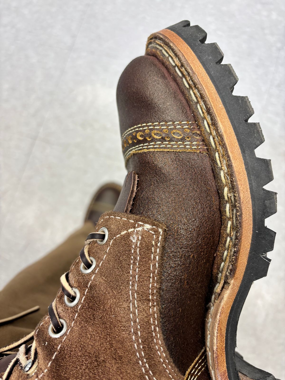 Photo by GodsRedeemed on November 21, 2024 of the Baker’s Custom White’s Bounty Hunters Bounty Hunters in Horween Cinnamon Waxed Flesh & Seidel Brown Oil Tan Roughout & Horween Olive Waxed Flesh.