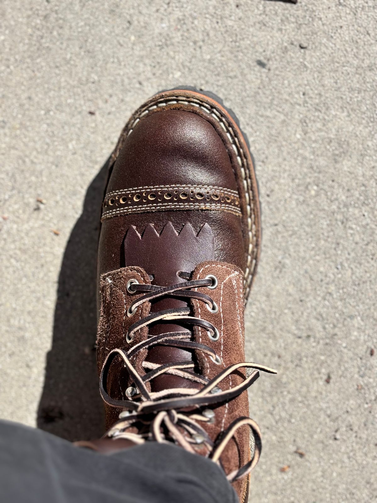 Photo by GodsRedeemed on November 22, 2024 of the Baker’s Custom White’s Bounty Hunters Bounty Hunters in Horween Cinnamon Waxed Flesh & Seidel Brown Oil Tan Roughout & Horween Olive Waxed Flesh.