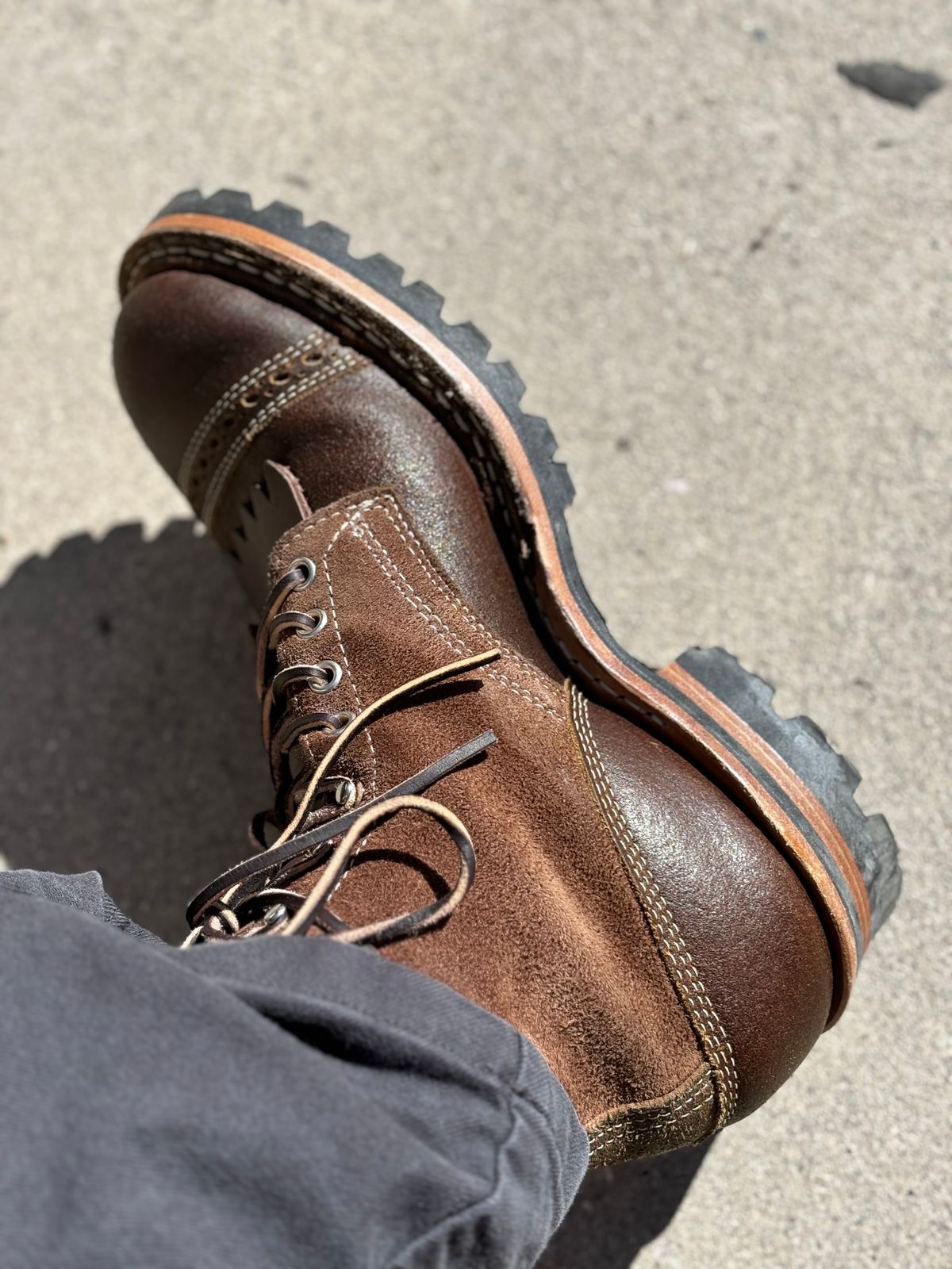 Photo by GodsRedeemed on November 22, 2024 of the Baker’s Custom White’s Bounty Hunters Bounty Hunters in Horween Cinnamon Waxed Flesh & Seidel Brown Oil Tan Roughout & Horween Olive Waxed Flesh.