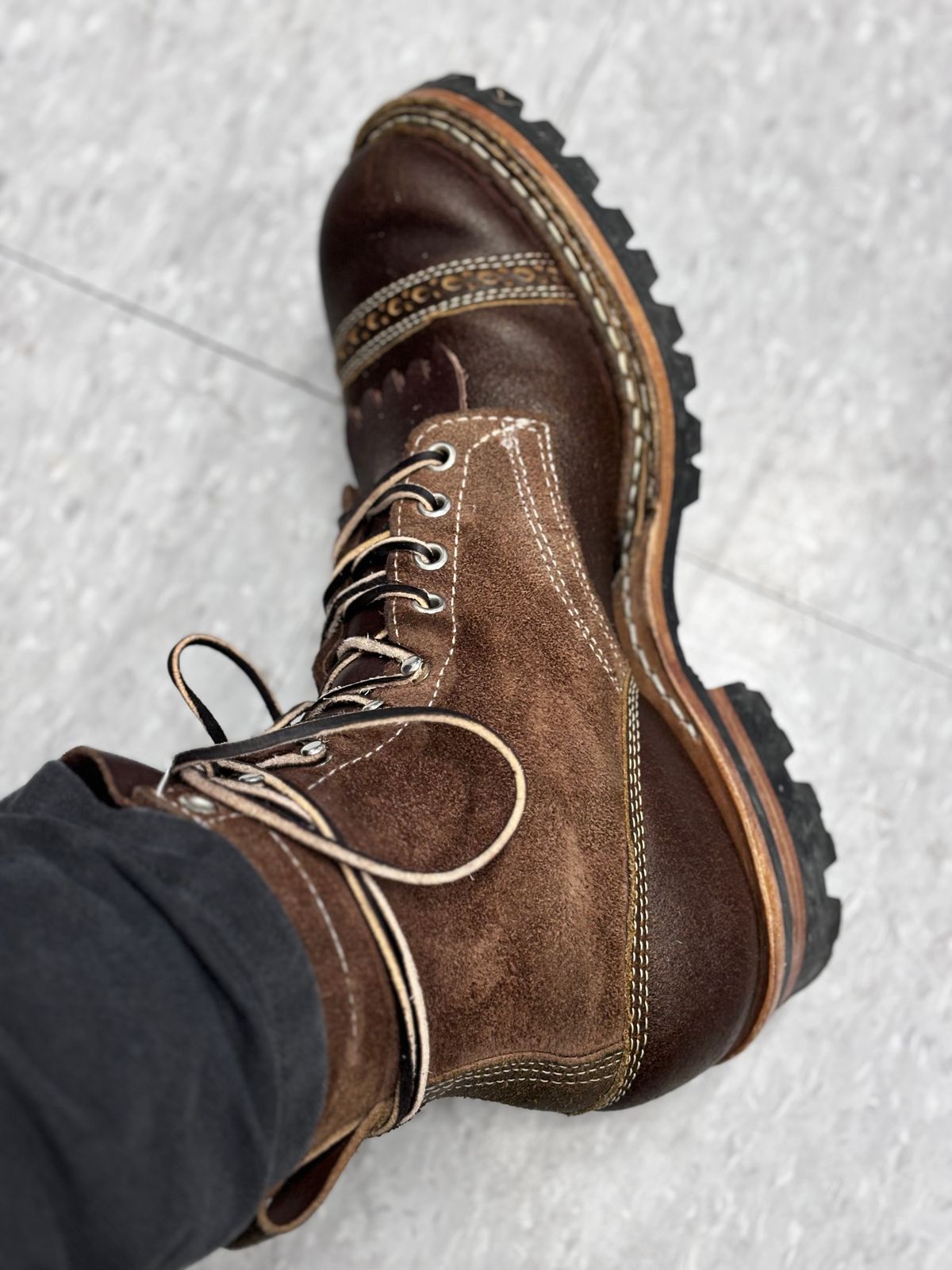 Photo by GodsRedeemed on November 25, 2024 of the Baker’s Custom White’s Bounty Hunters Bounty Hunters in Horween Cinnamon Waxed Flesh & Seidel Brown Oil Tan Roughout & Horween Olive Waxed Flesh.