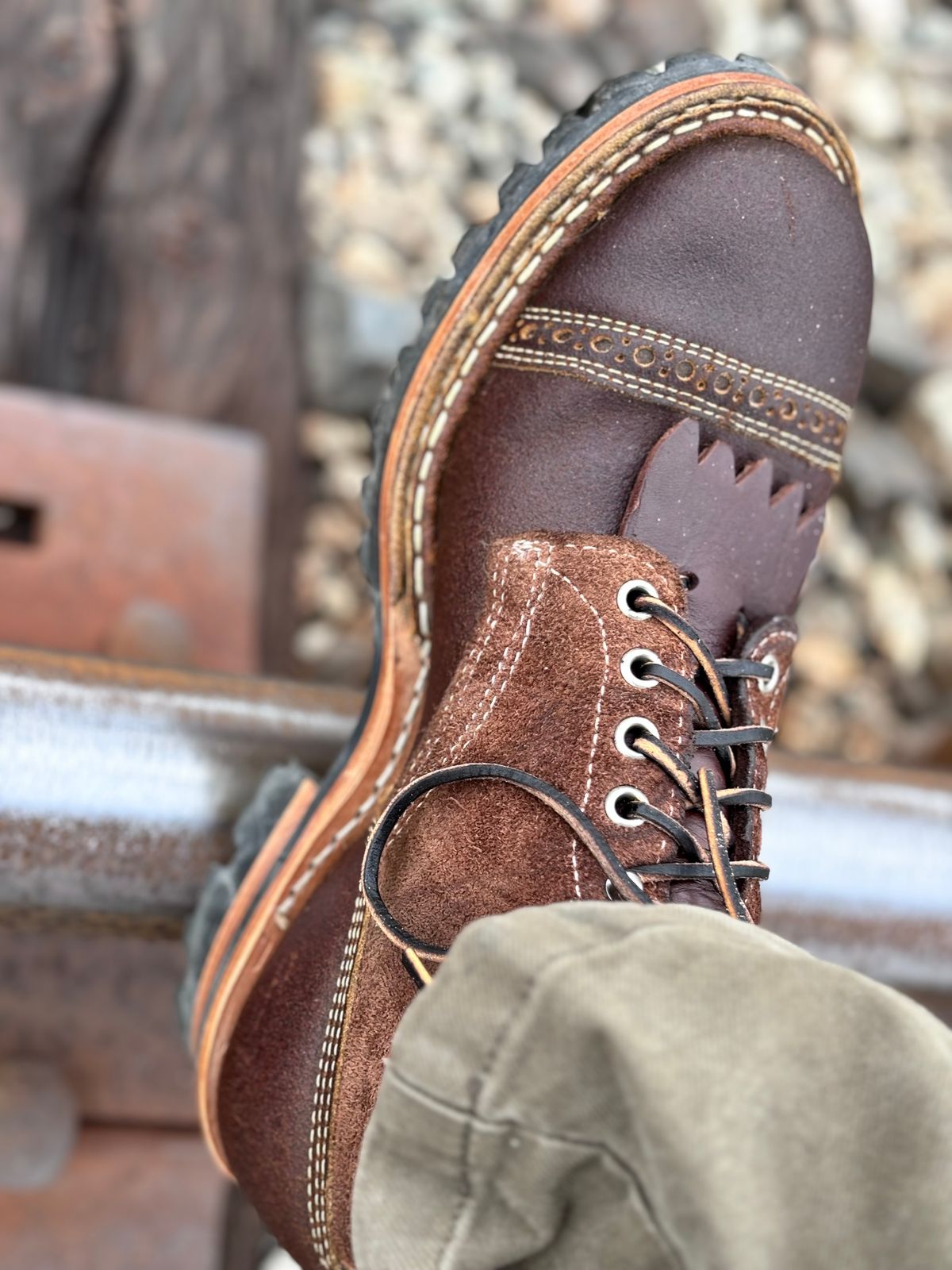 Photo by GodsRedeemed on November 27, 2024 of the Baker’s Custom White’s Bounty Hunters Bounty Hunters in Horween Cinnamon Waxed Flesh & Seidel Brown Oil Tan Roughout & Horween Olive Waxed Flesh.
