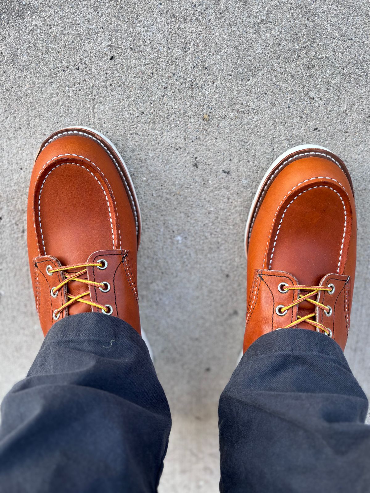 Photo by GodsRedeemed on October 11, 2024 of the Red Wing 6-Inch Classic Moc in S.B. Foot Oro Legacy.