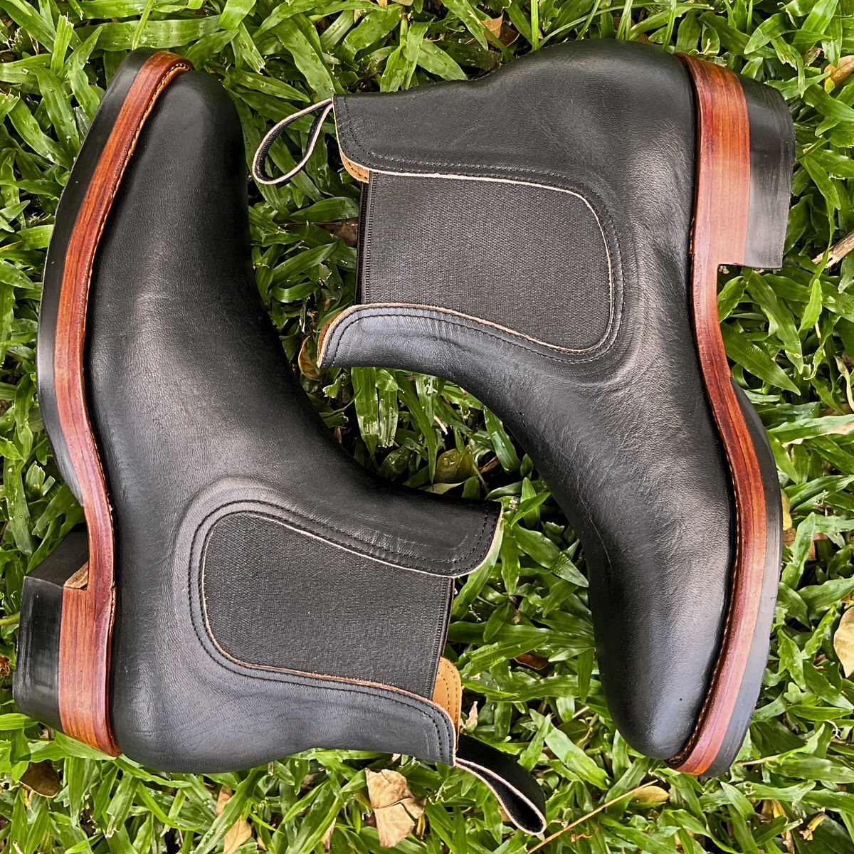 Photo by ArySaputra on September 21, 2025 of the Briselblack The Seventh Chelsea Boot in Shinki Black Teacore Horsebutt.