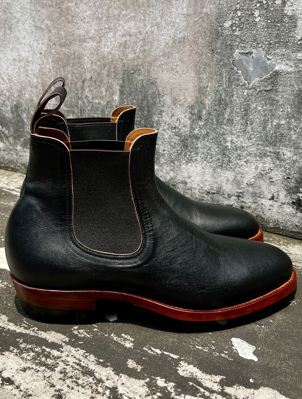 Photo by ArySaputra on October 4, 2025 of the Briselblack The Seventh Chelsea Boot in Shinki Black Teacore Horsebutt.