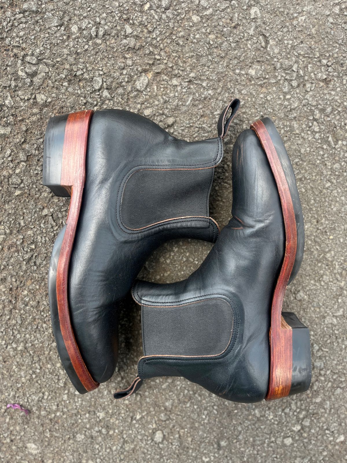 Photo by ArySaputra on November 1, 2025 of the Briselblack The Seventh Chelsea Boot in Shinki Black Teacore Horsebutt.