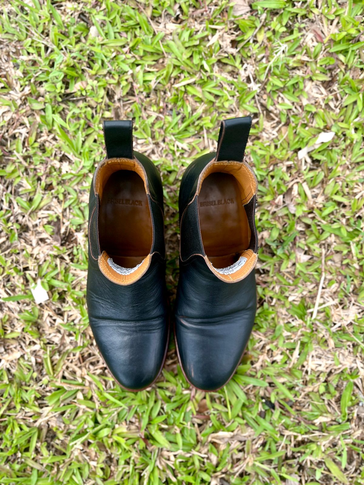 Photo by ArySaputra on November 1, 2025 of the Briselblack The Seventh Chelsea Boot in Shinki Black Teacore Horsebutt.