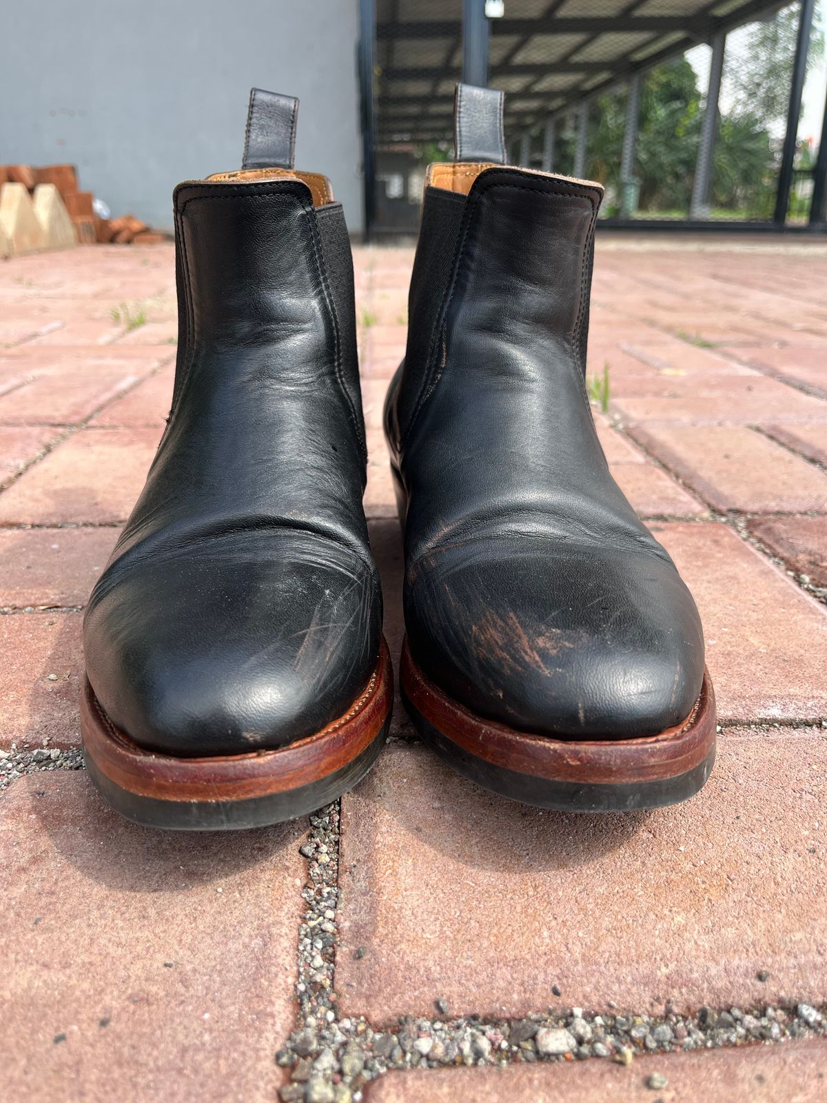 Photo by ArySaputra on December 6, 2025 of the Briselblack The Seventh Chelsea Boot in Shinki Black Teacore Horsebutt.