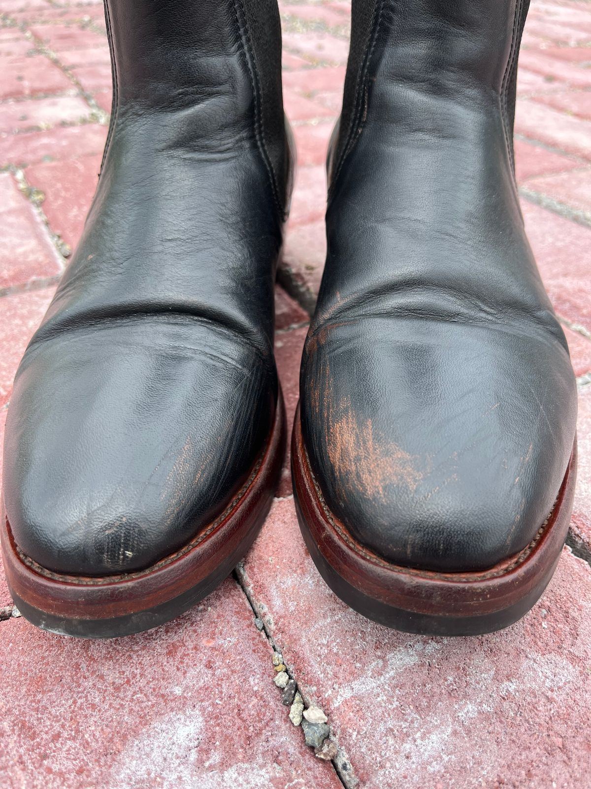 Photo by ArySaputra on January 4, 2026 of the Briselblack The Seventh Chelsea Boot in Shinki Black Teacore Horsebutt.