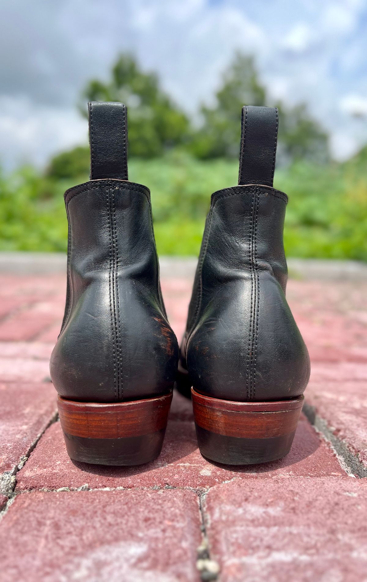 Photo by ArySaputra on January 4, 2026 of the Briselblack The Seventh Chelsea Boot in Shinki Black Teacore Horsebutt.