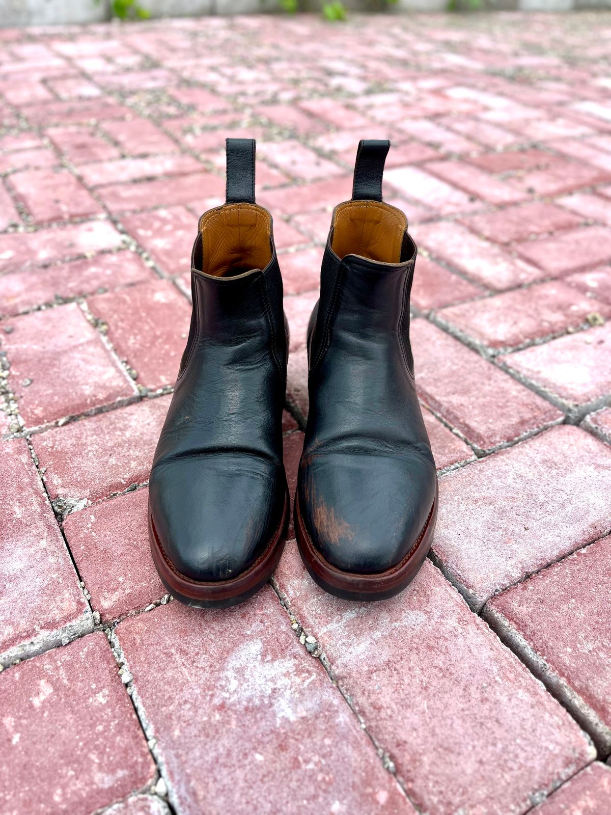 Photo by ArySaputra on January 4, 2026 of the Briselblack The Seventh Chelsea Boot in Shinki Black Teacore Horsebutt.