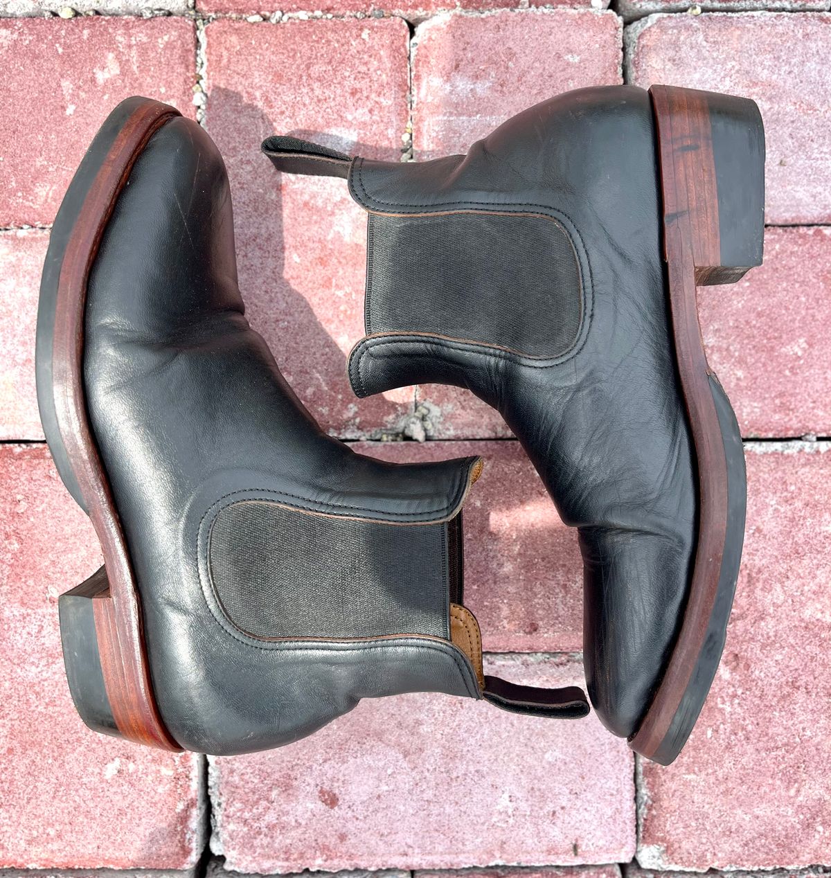 Photo by ArySaputra on January 4, 2026 of the Briselblack The Seventh Chelsea Boot in Shinki Black Teacore Horsebutt.