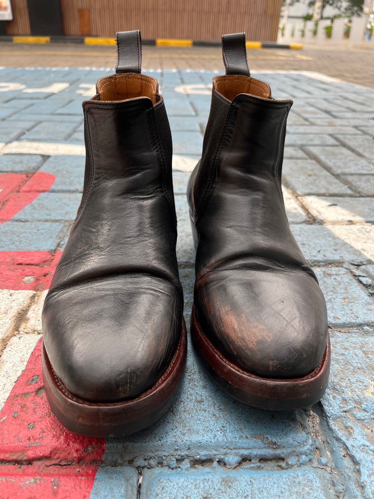 Photo by ArySaputra on February 1, 2026 of the Briselblack The Seventh Chelsea Boot in Shinki Black Teacore Horsebutt.