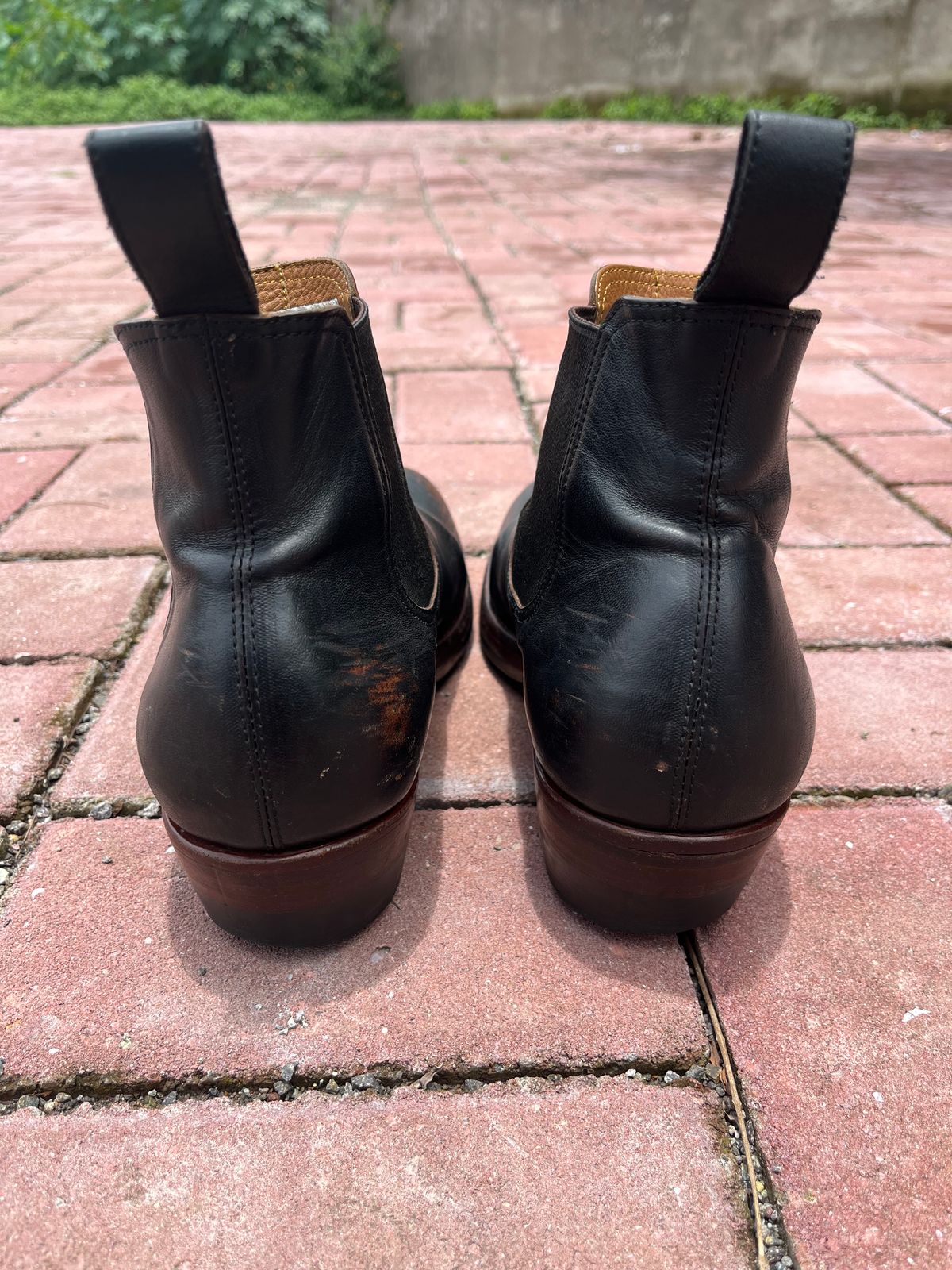 Photo by ArySaputra on March 3, 2026 of the Briselblack The Seventh Chelsea Boot in Shinki Black Teacore Horsebutt.