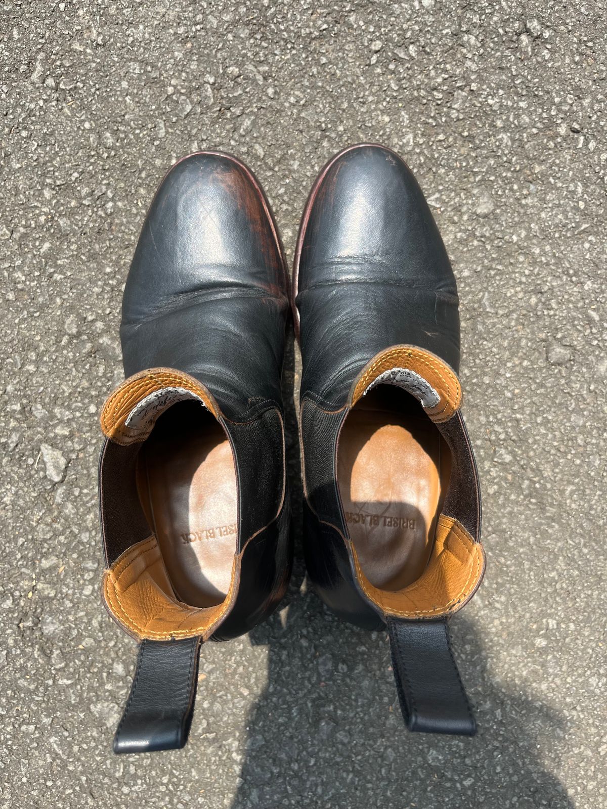 Photo by ArySaputra on April 3, 2026 of the Briselblack The Seventh Chelsea Boot in Shinki Black Teacore Horsebutt.