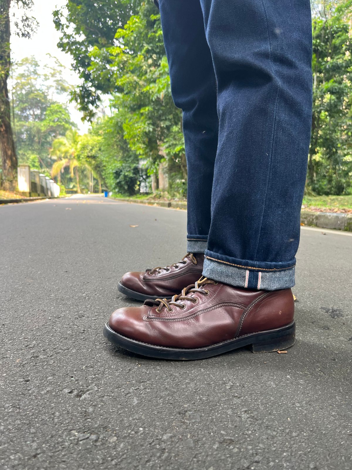 Photo by ArySaputra on May 10, 2025 of the Briselblack Custom Model in Indonesian Burgundy Pull Up.