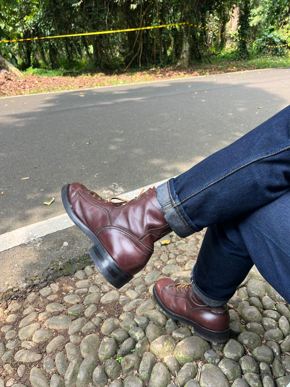 Photo by ArySaputra on May 10, 2025 of the Briselblack Custom Model in Indonesian Burgundy Pull Up.