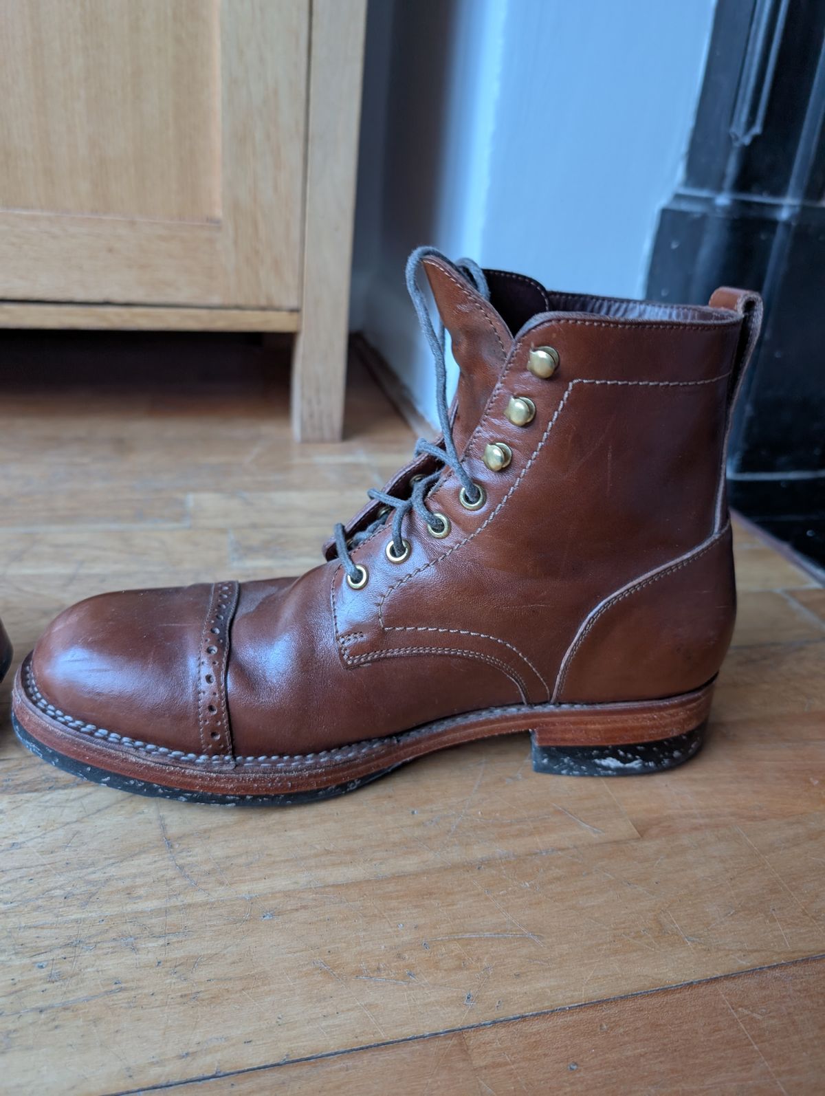 Photo by sam_enough on May 19, 2025 of the Blkbrd Shoemaker Blkbrd Shoemaker/Luchador-Z Service Boot in Maryam Toscanello Horsebutt.