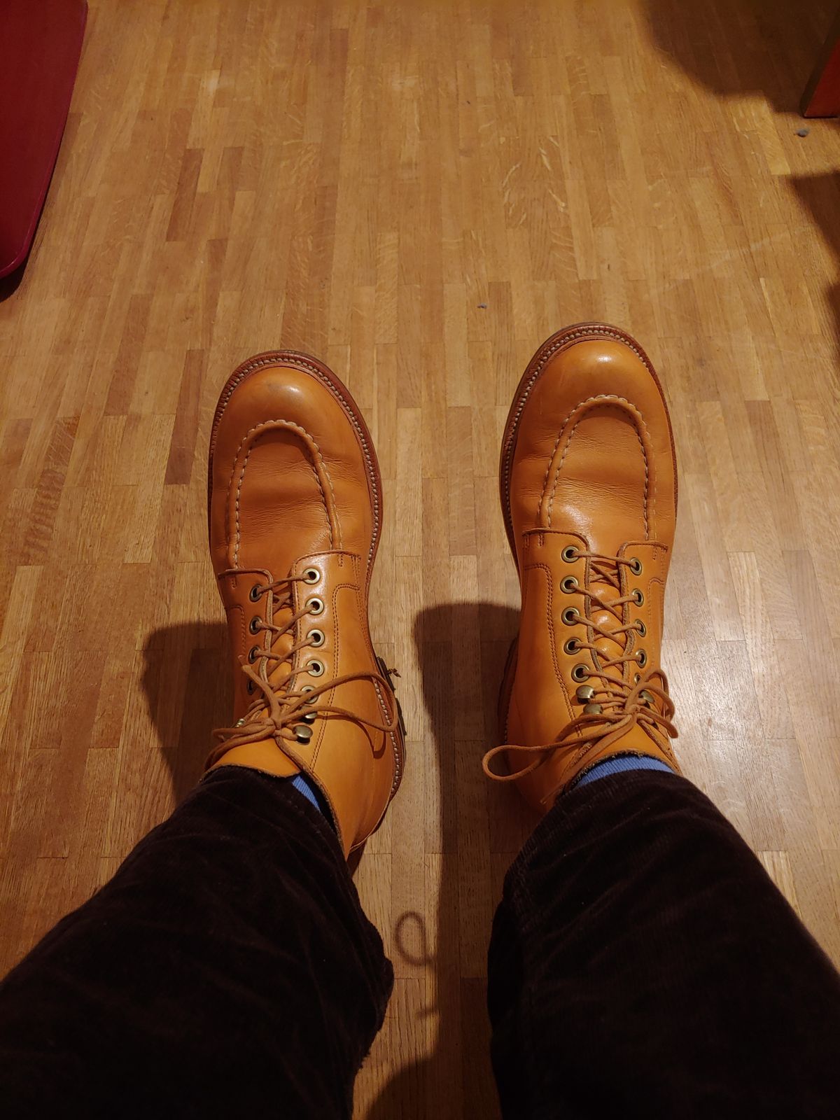 Photo by brunizam on February 18, 2023 of the Grant Stone Brass Boot in Horween Natural Essex.
