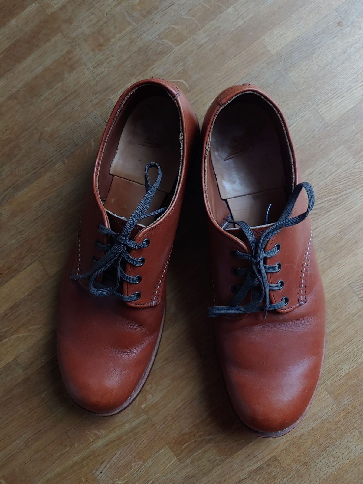 Photo by brunizam on February 28, 2023 of the Red Wing Work Oxford in S.B. Foot Brick Settler.