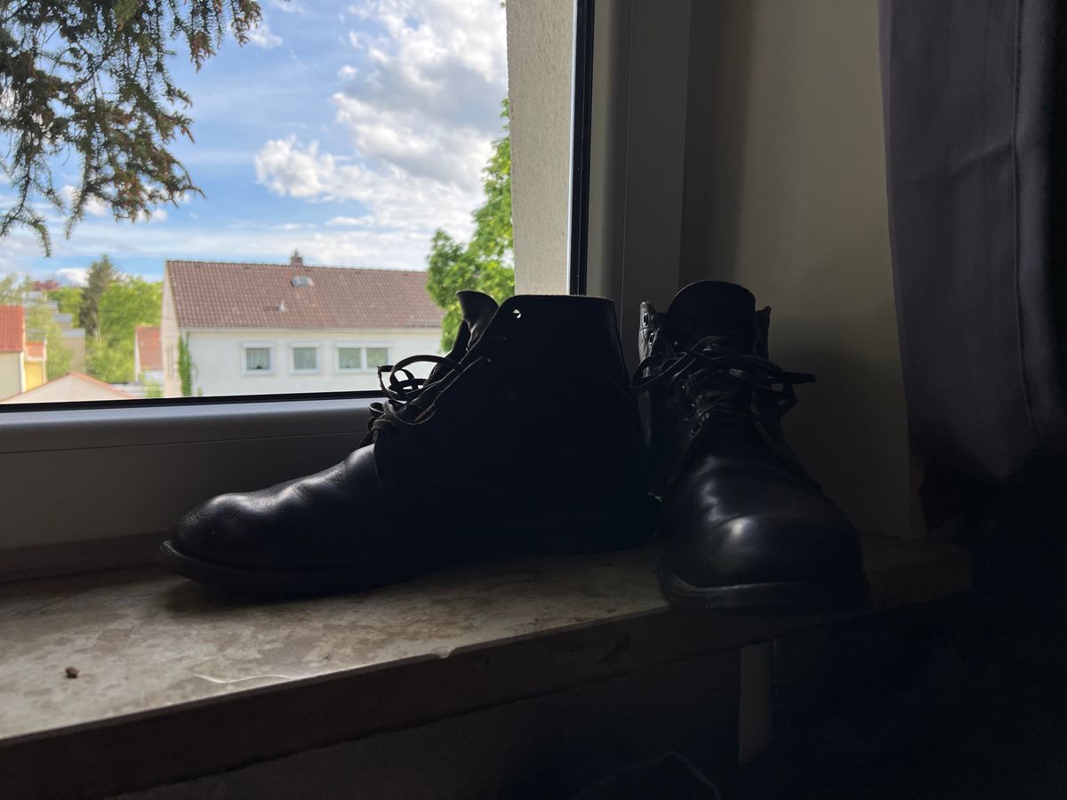 Photo by brunizam on May 5, 2024 of the Red Wing Merchant in S.B. Foot Ebony Harness.