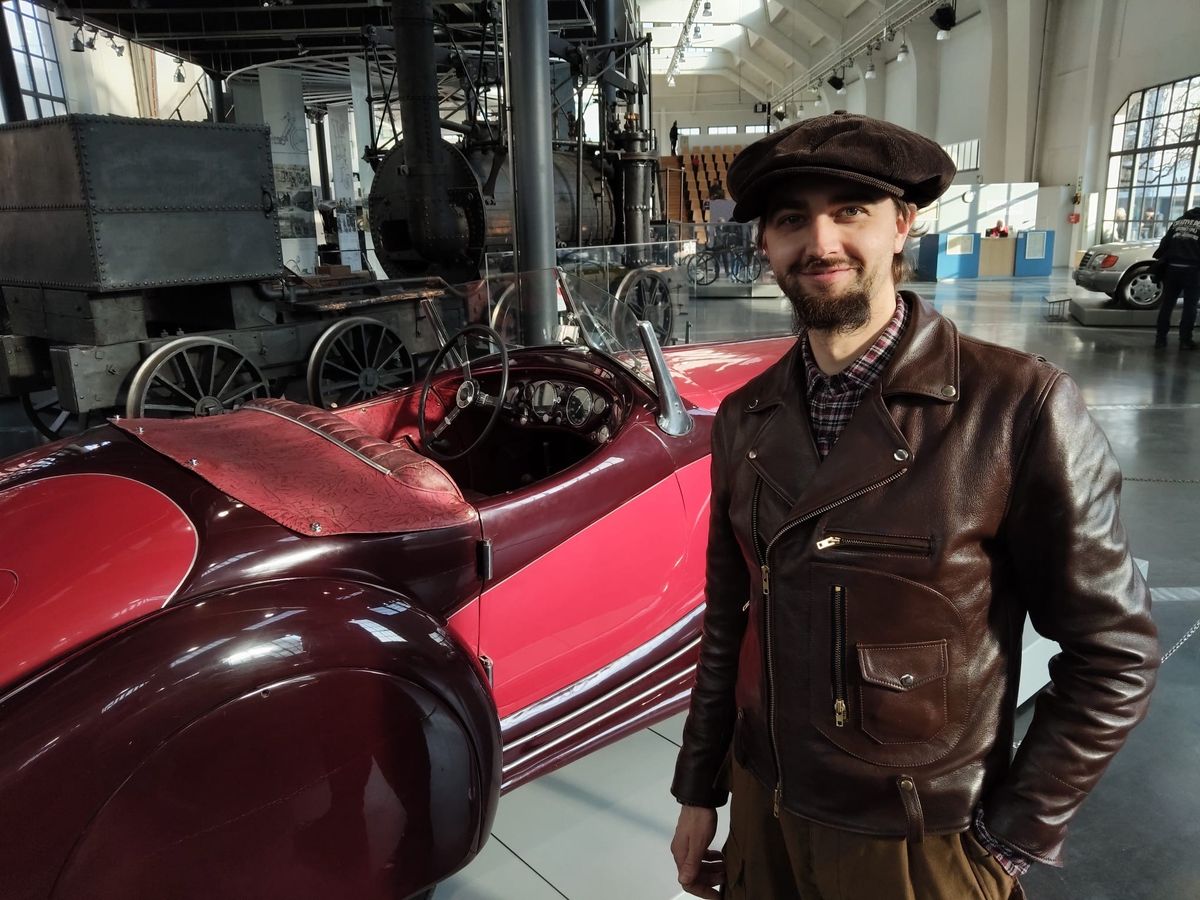 Photo by brunizam on February 9, 2025 of the Rugged West Rugged Rider in Two Tone Brown Steerhide & Black Cotton Liner.