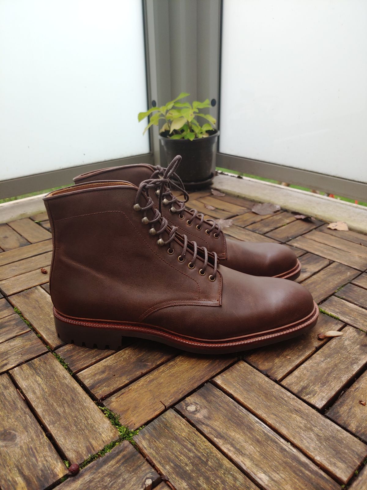 Photo by brunizam on October 1, 2022 of the Meermin Service Boot in Rust Waxy Calf.