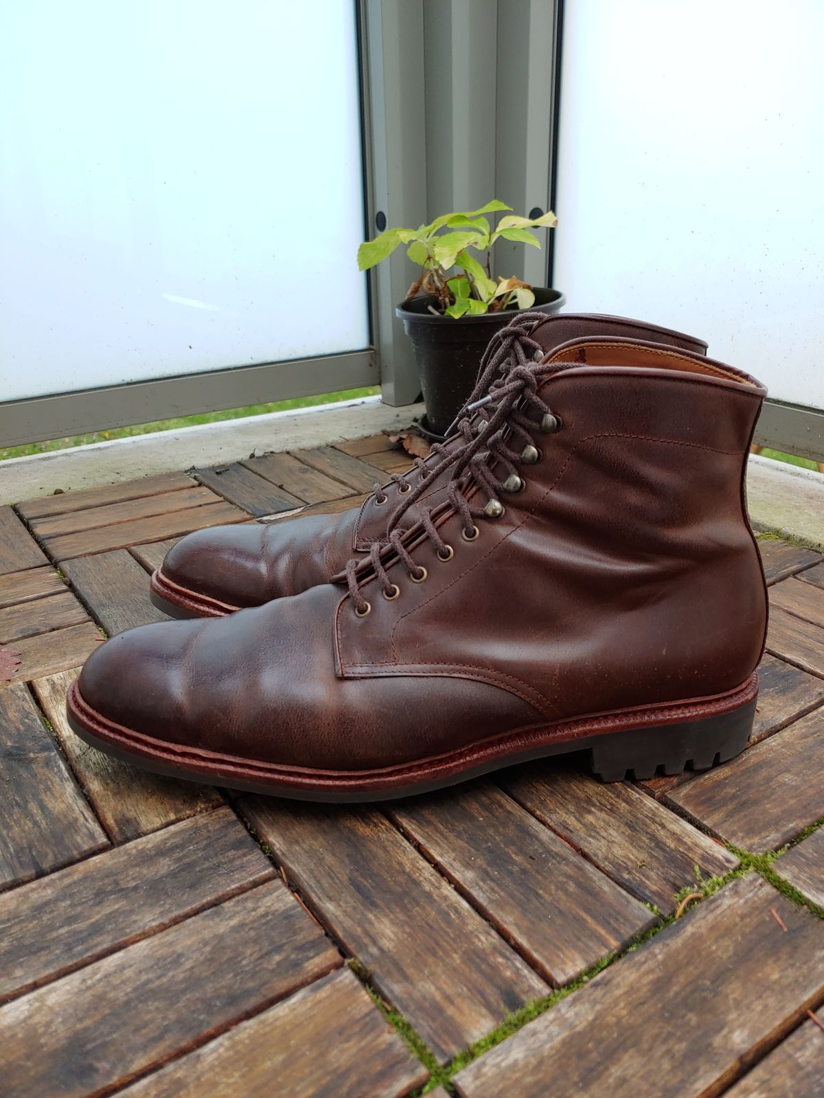Photo by brunizam on November 2, 2022 of the Meermin Service Boot in Rust Waxy Calf.