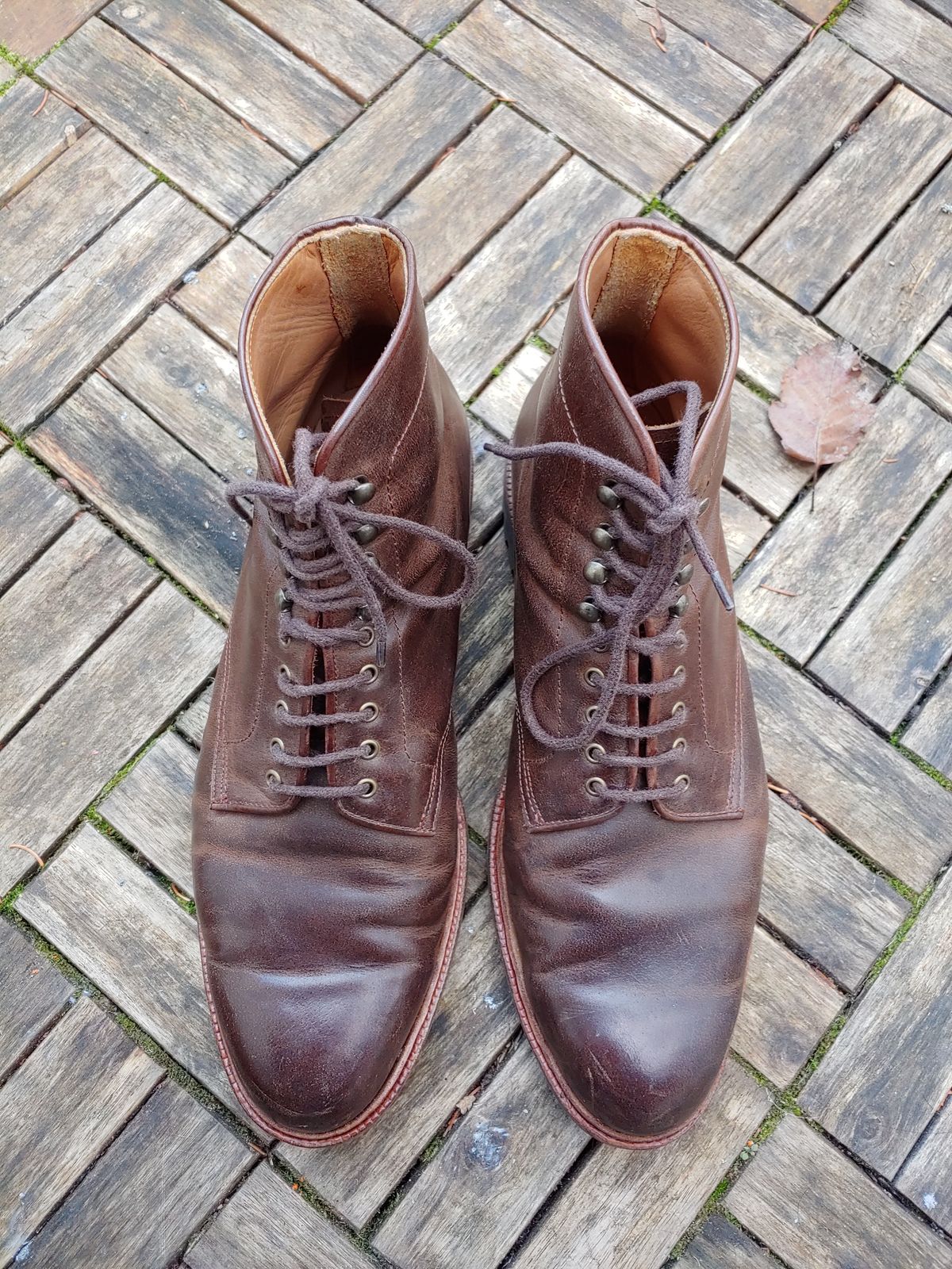 Photo by brunizam on November 2, 2022 of the Meermin Service Boot in Rust Waxy Calf.