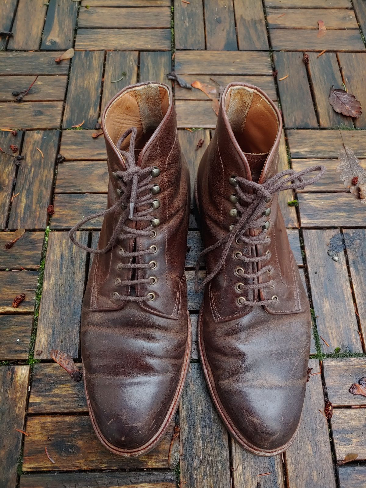 Photo by brunizam on January 3, 2023 of the Meermin Service Boot in Rust Waxy Calf.