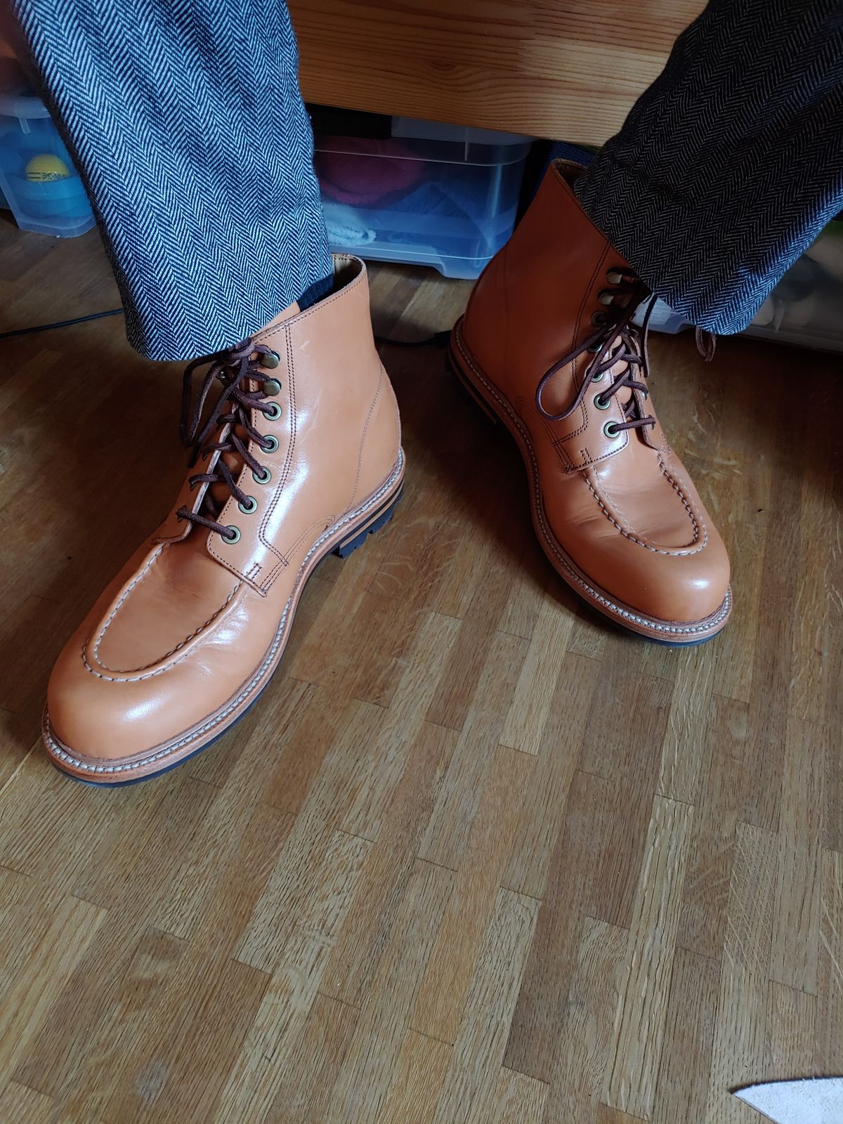 Photo by brunizam on May 22, 2023 of the Grant Stone Brass Boot in Horween Tan Essex.