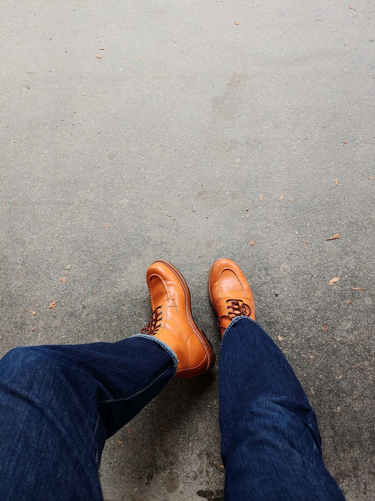 Photo by brunizam on July 27, 2023 of the Grant Stone Brass Boot in Horween Tan Essex.