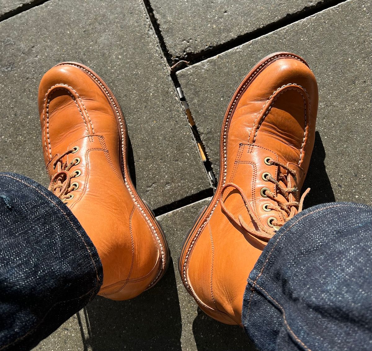 Photo by brunizam on November 23, 2023 of the Grant Stone Brass Boot in Horween Tan Essex.