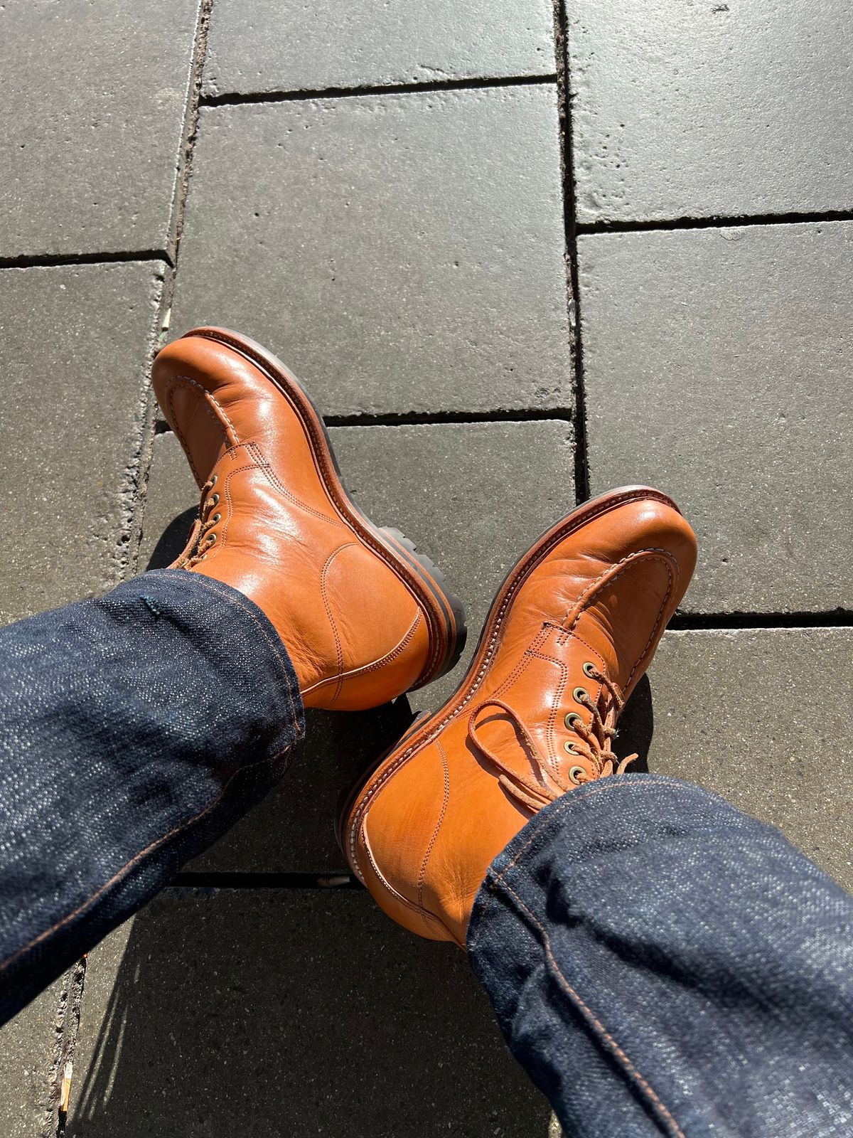 Photo by brunizam on November 23, 2023 of the Grant Stone Brass Boot in Horween Tan Essex.