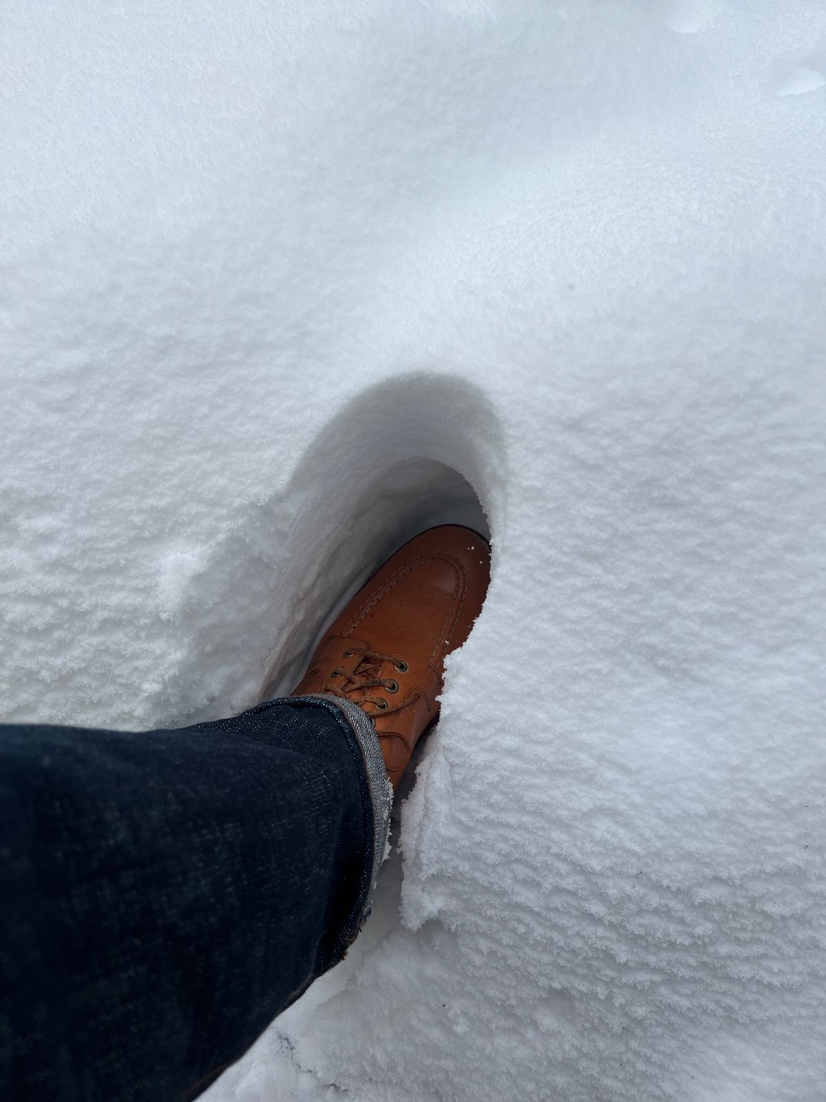 Photo by brunizam on December 2, 2023 of the Grant Stone Brass Boot in Horween Tan Essex.