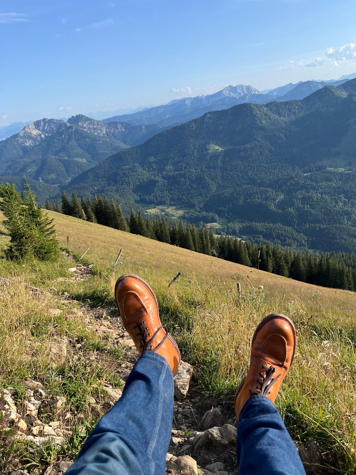 Photo by brunizam on July 30, 2024 of the Grant Stone Brass Boot in Horween Tan Essex.