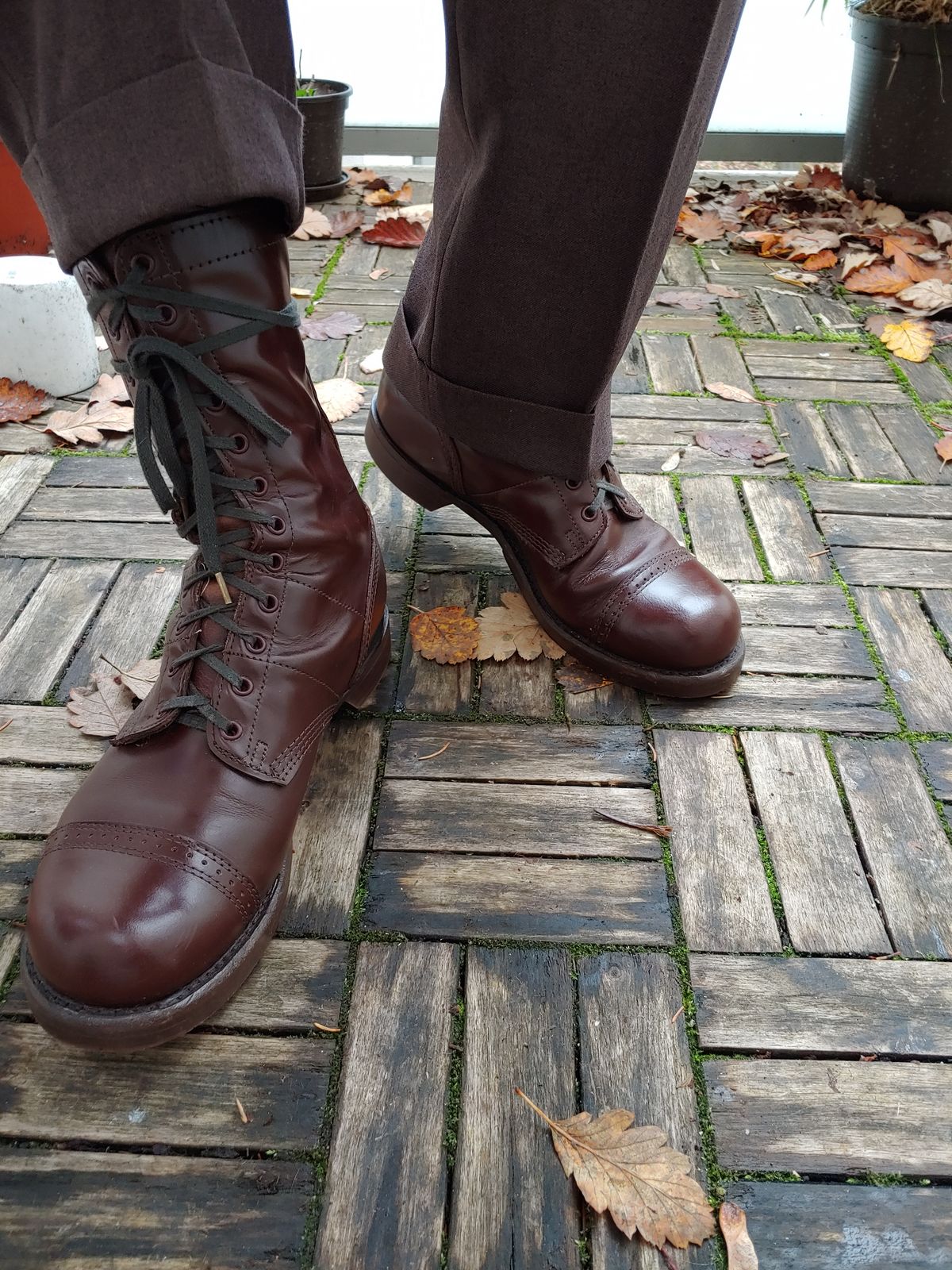 Photo by brunizam on November 2, 2023 of the Corcoran CV1511 in Performance "Spit Shine-able" leather.