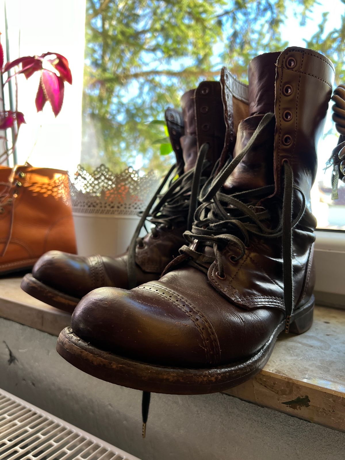 Photo by brunizam on February 25, 2024 of the Corcoran CV1511 in Performance "Spit Shine-able" leather.