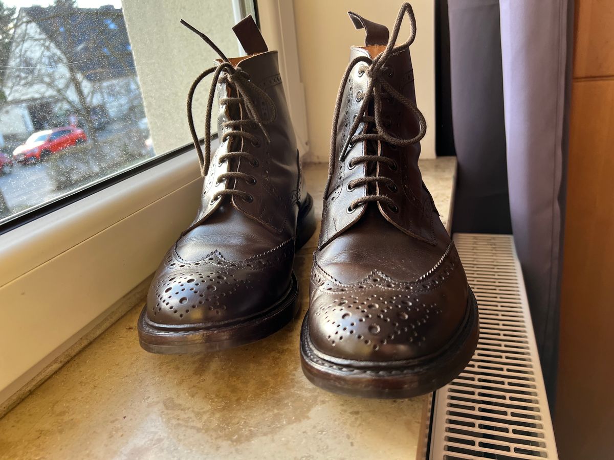 Photo by brunizam on January 3, 2024 of the Tricker's Stow Country Boot in Espresso Burnished Calf.