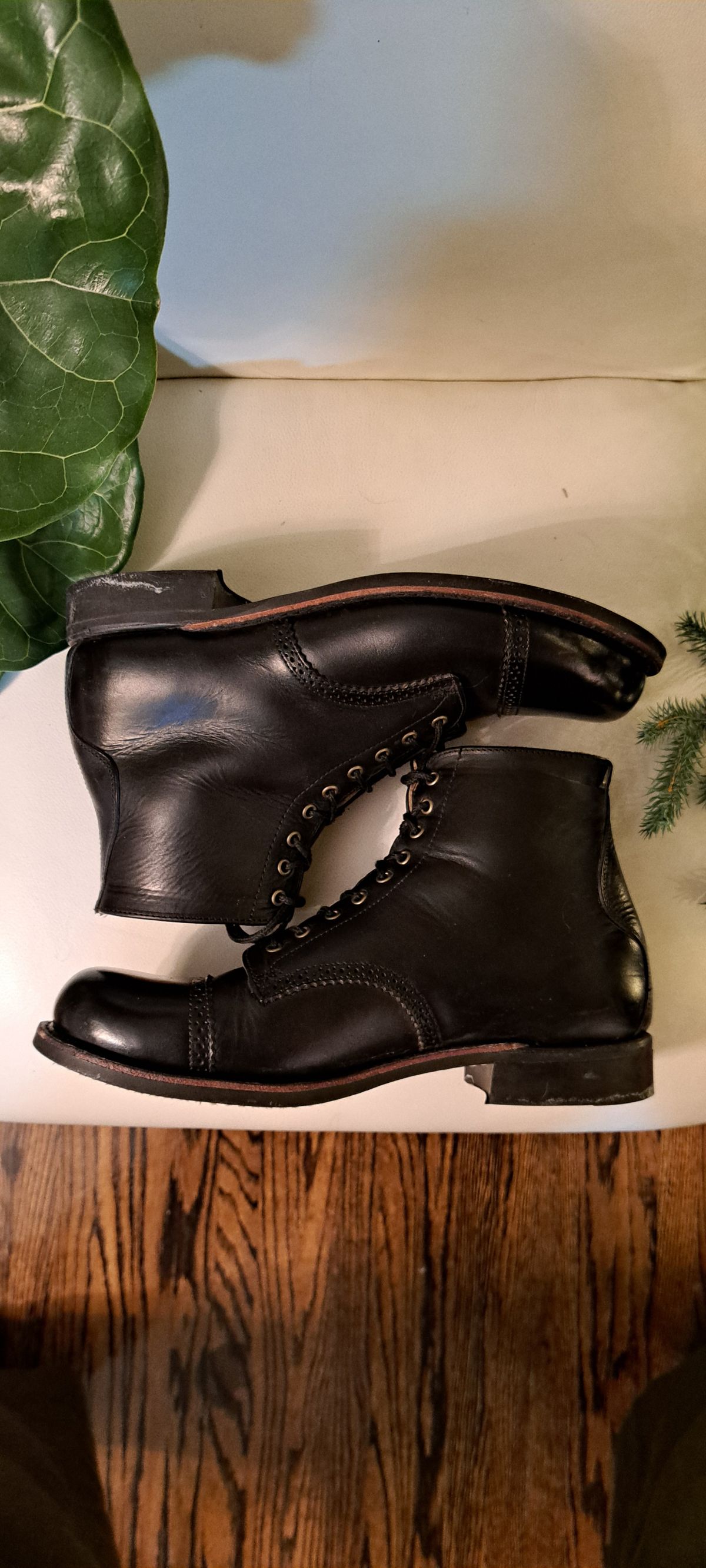 Photo by Roflround on December 6, 2024 of the Canada West Boots Canada West Boots / WM. Moorby 2821 in Horween Black Chromexcel.