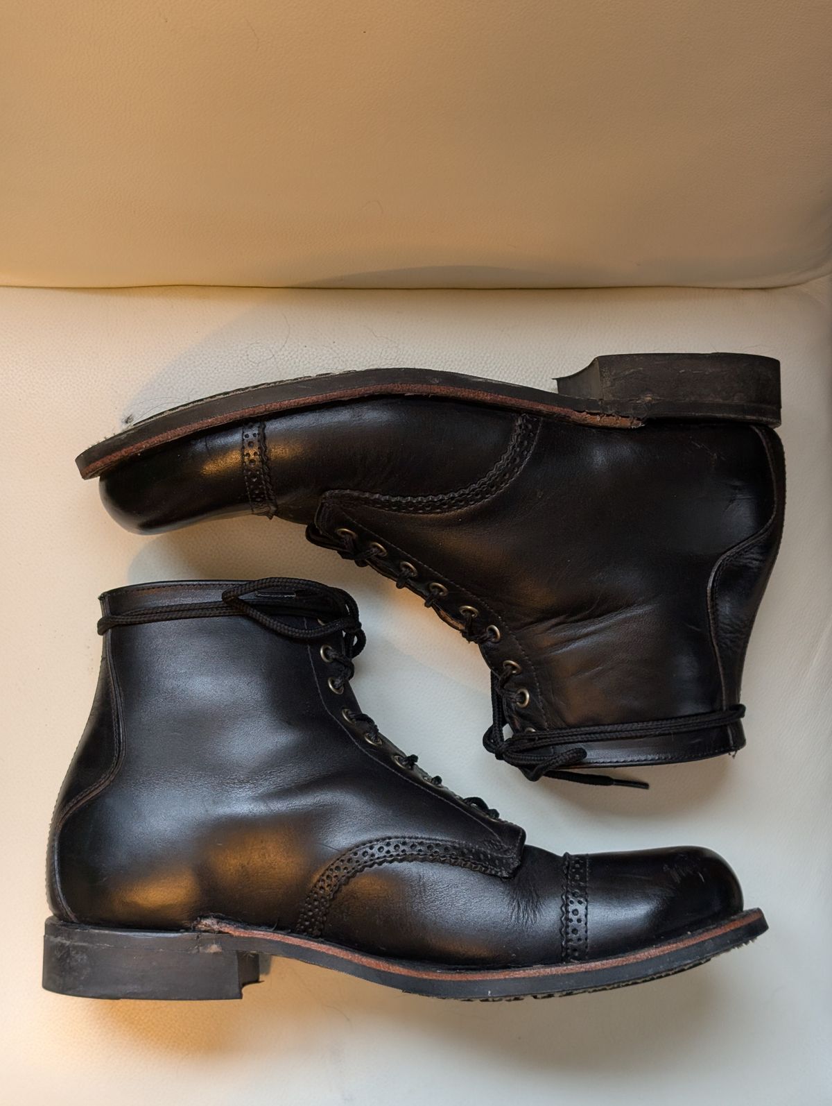 Photo by Roflround on January 5, 2025 of the Canada West Boots Canada West Boots / WM. Moorby 2821 in Horween Black Chromexcel.