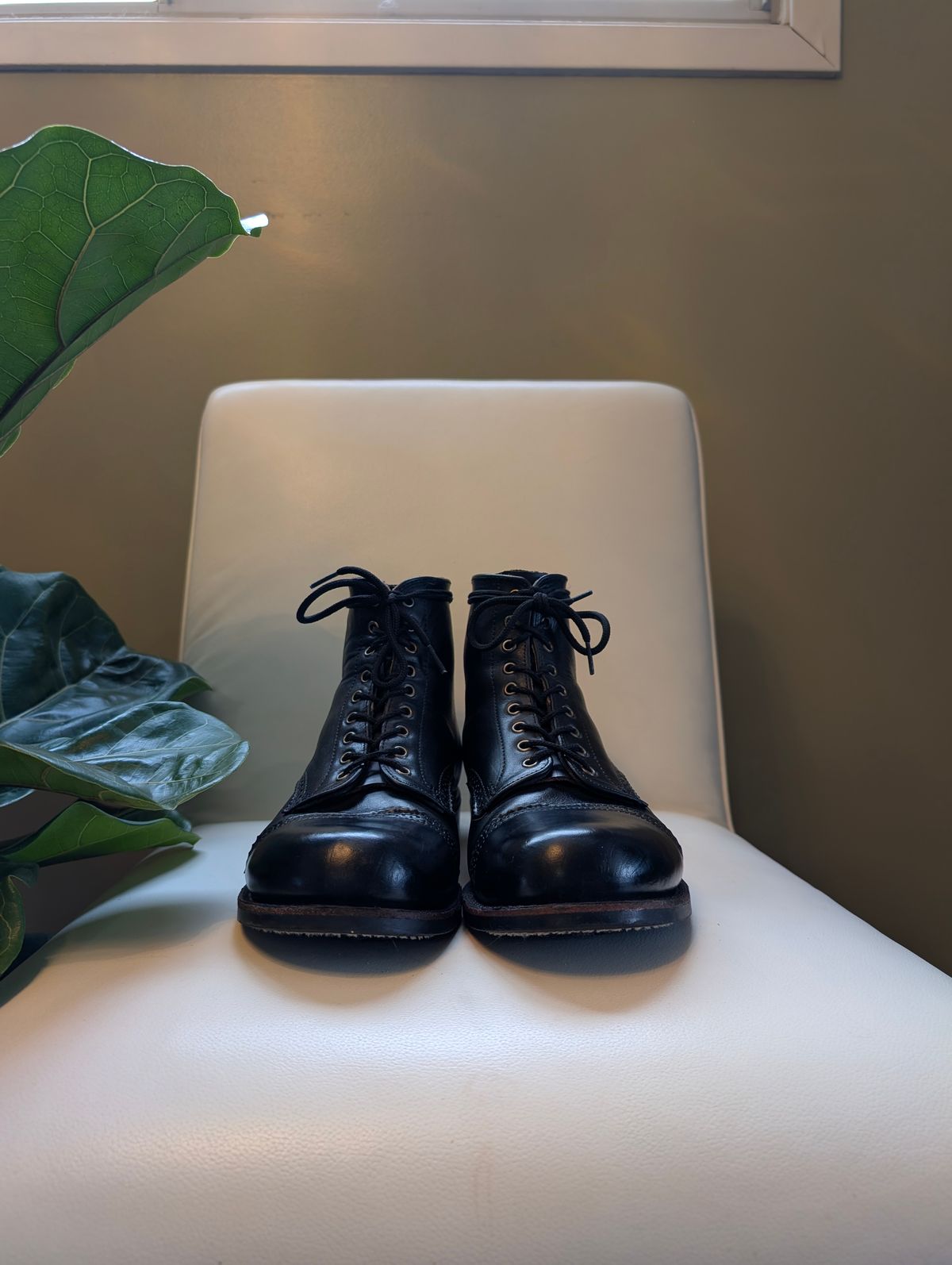 Photo by Roflround on February 5, 2025 of the Canada West Boots Canada West Boots / WM. Moorby 2821 in Horween Black Chromexcel.