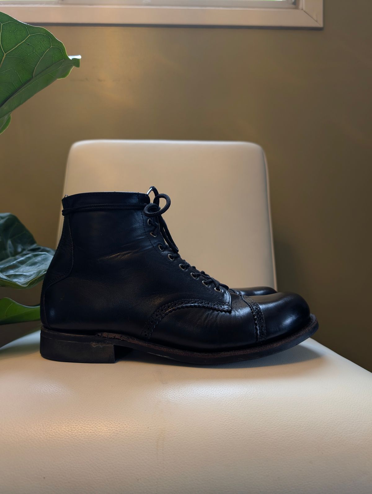 Photo by Roflround on February 5, 2025 of the Canada West Boots Canada West Boots / WM. Moorby 2821 in Horween Black Chromexcel.