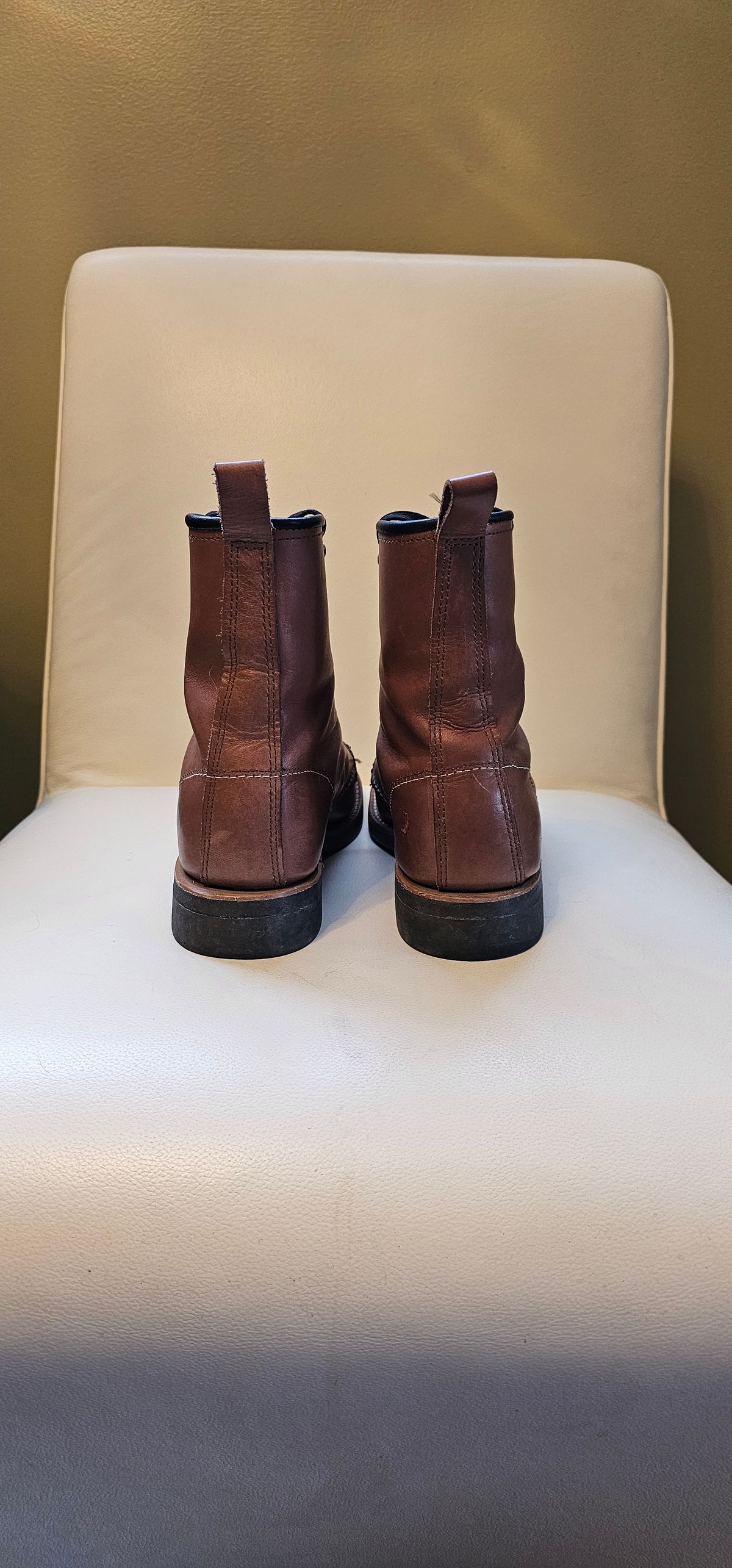 Photo by Roflround on January 5, 2025 of the Red Wing Silversmith in S.B. Foot Mocha.